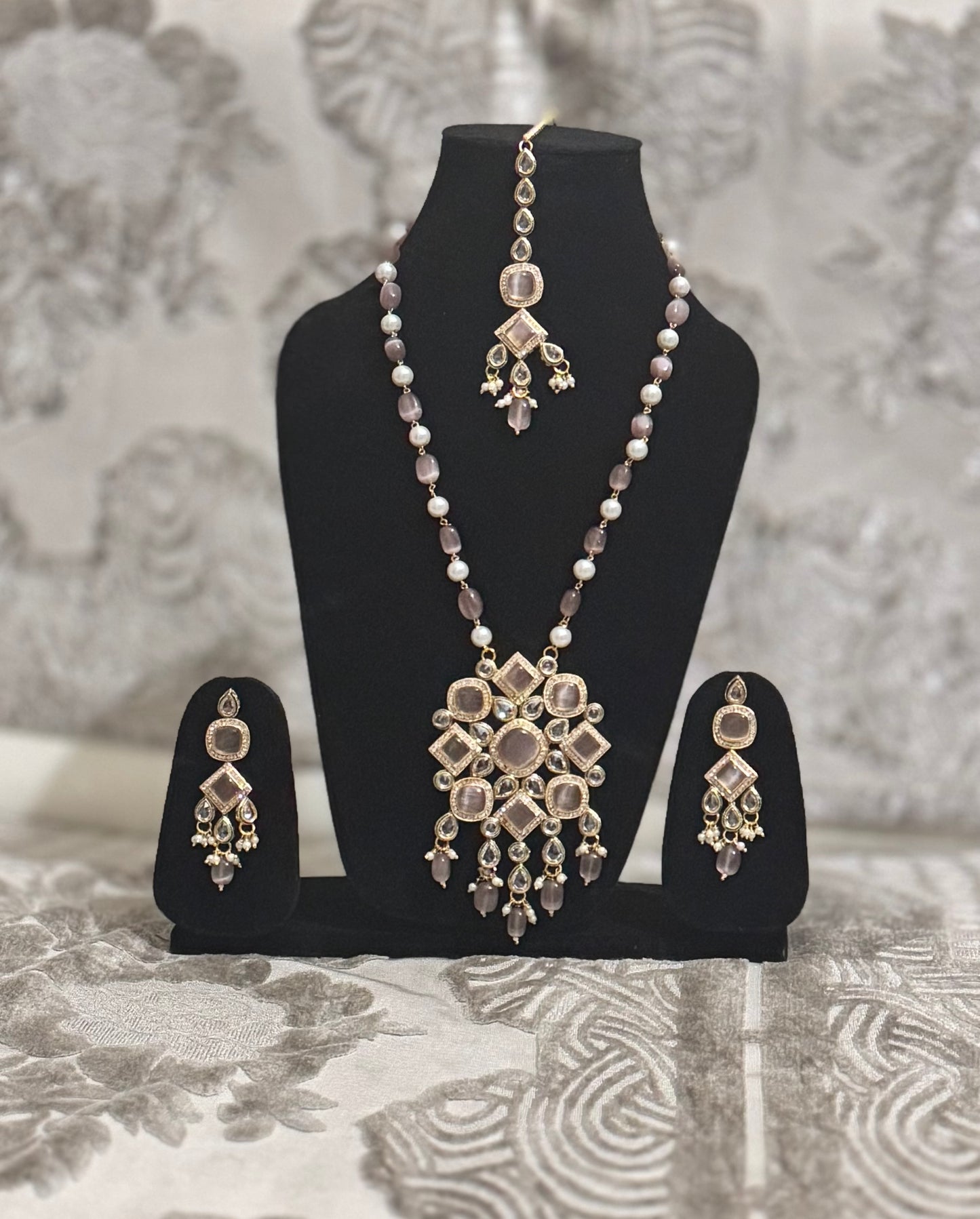 Kundan style necklace set
