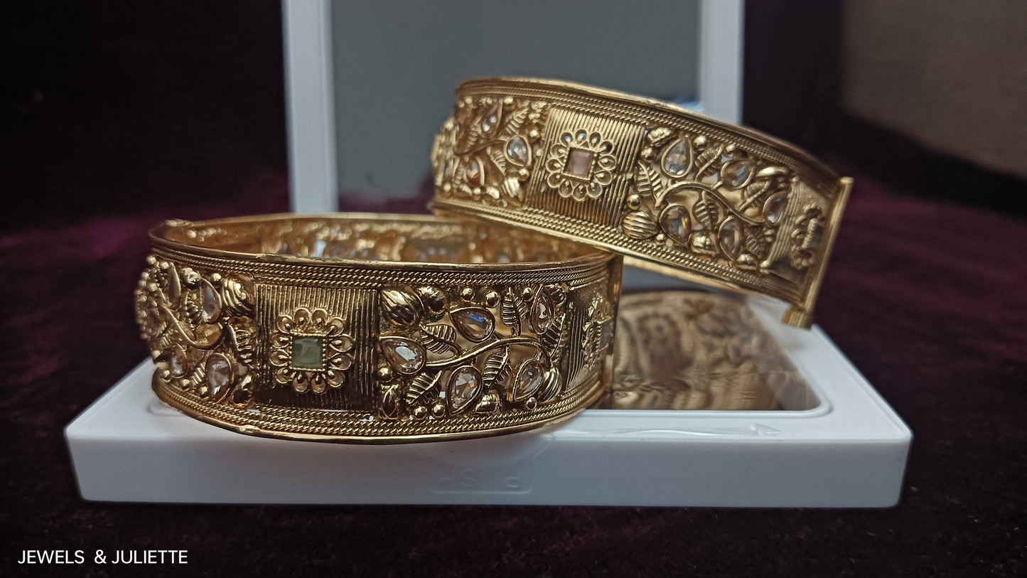Kundan Bangles with Meenakari Detail