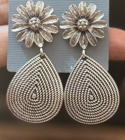 Dangle earrings