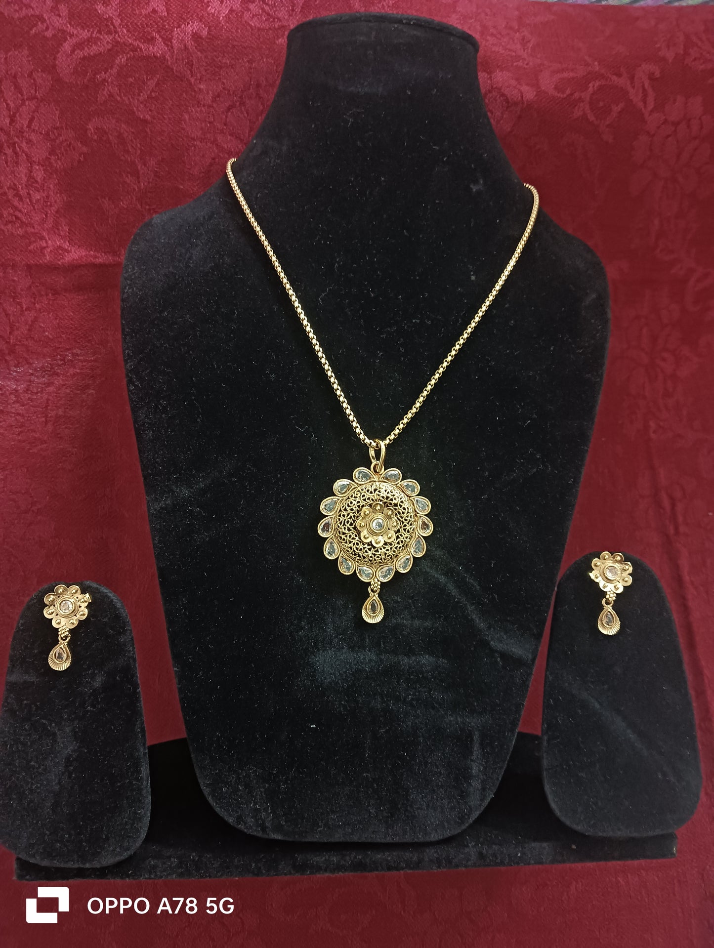 Gold plated necklace set