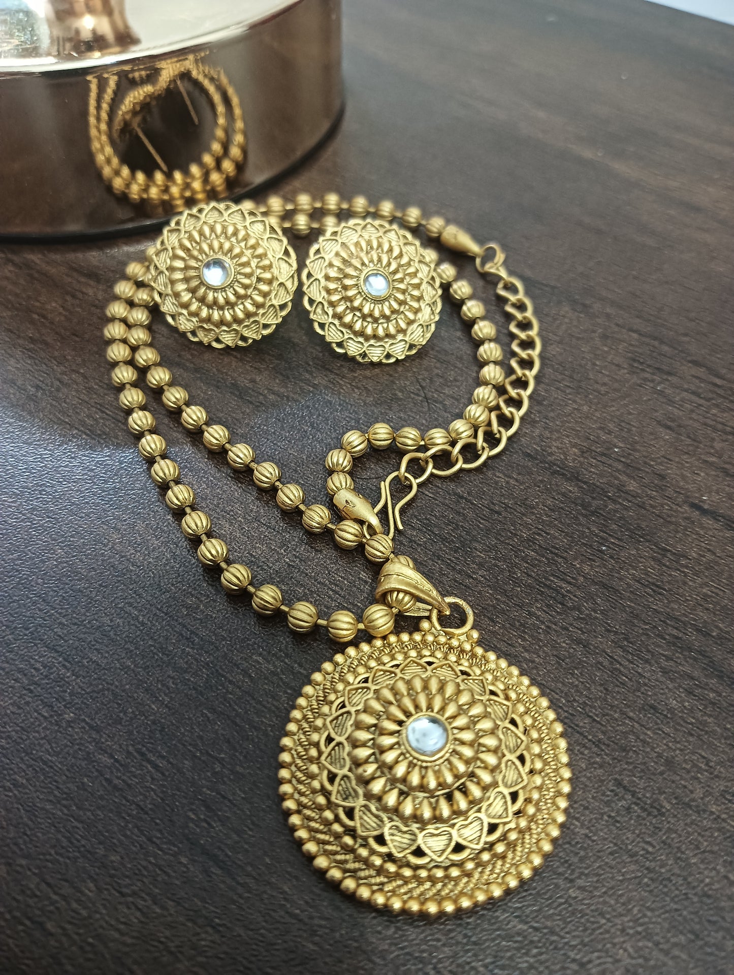 Gold-plated pendant necklace set