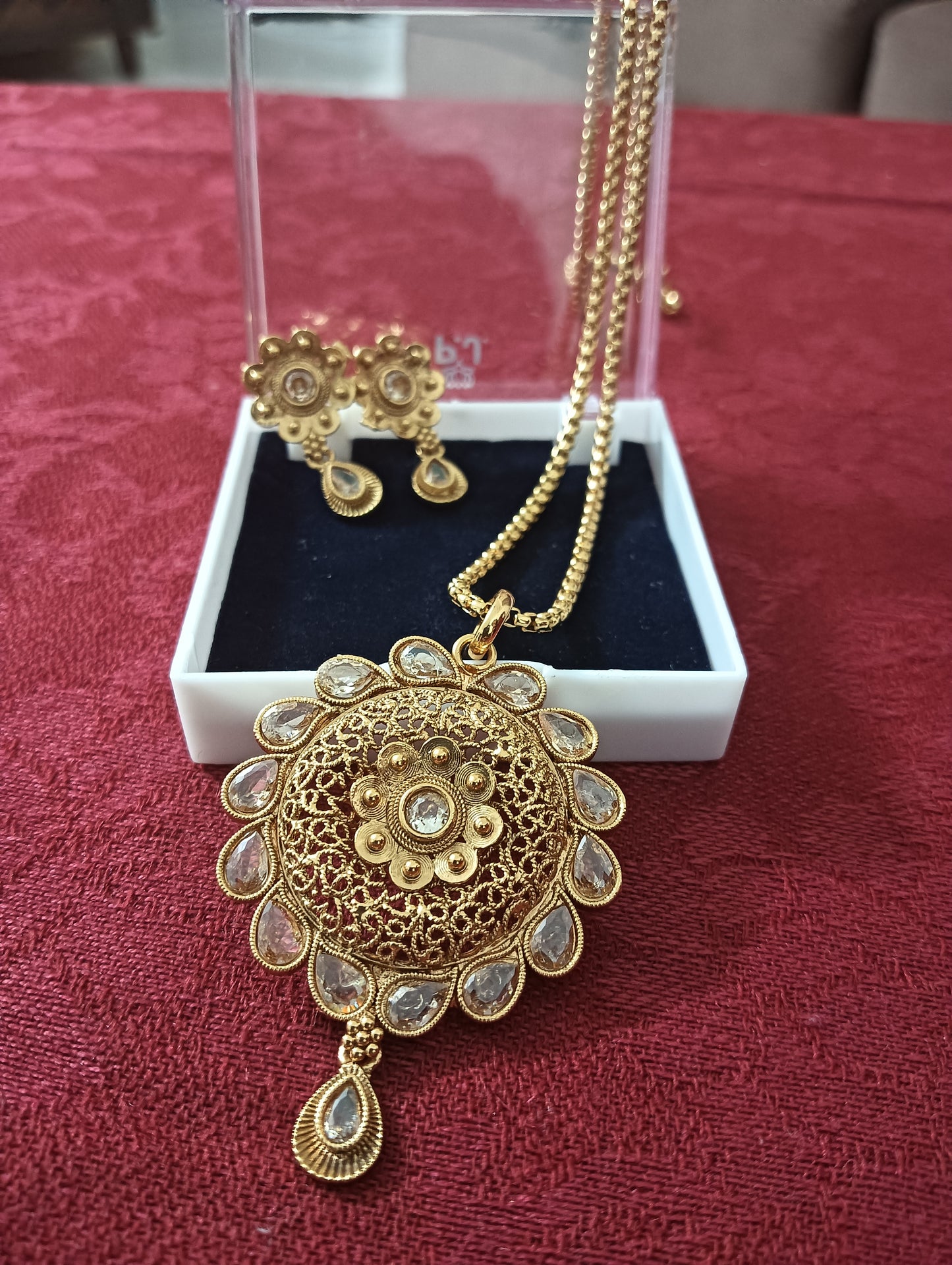 Gold plated necklace set